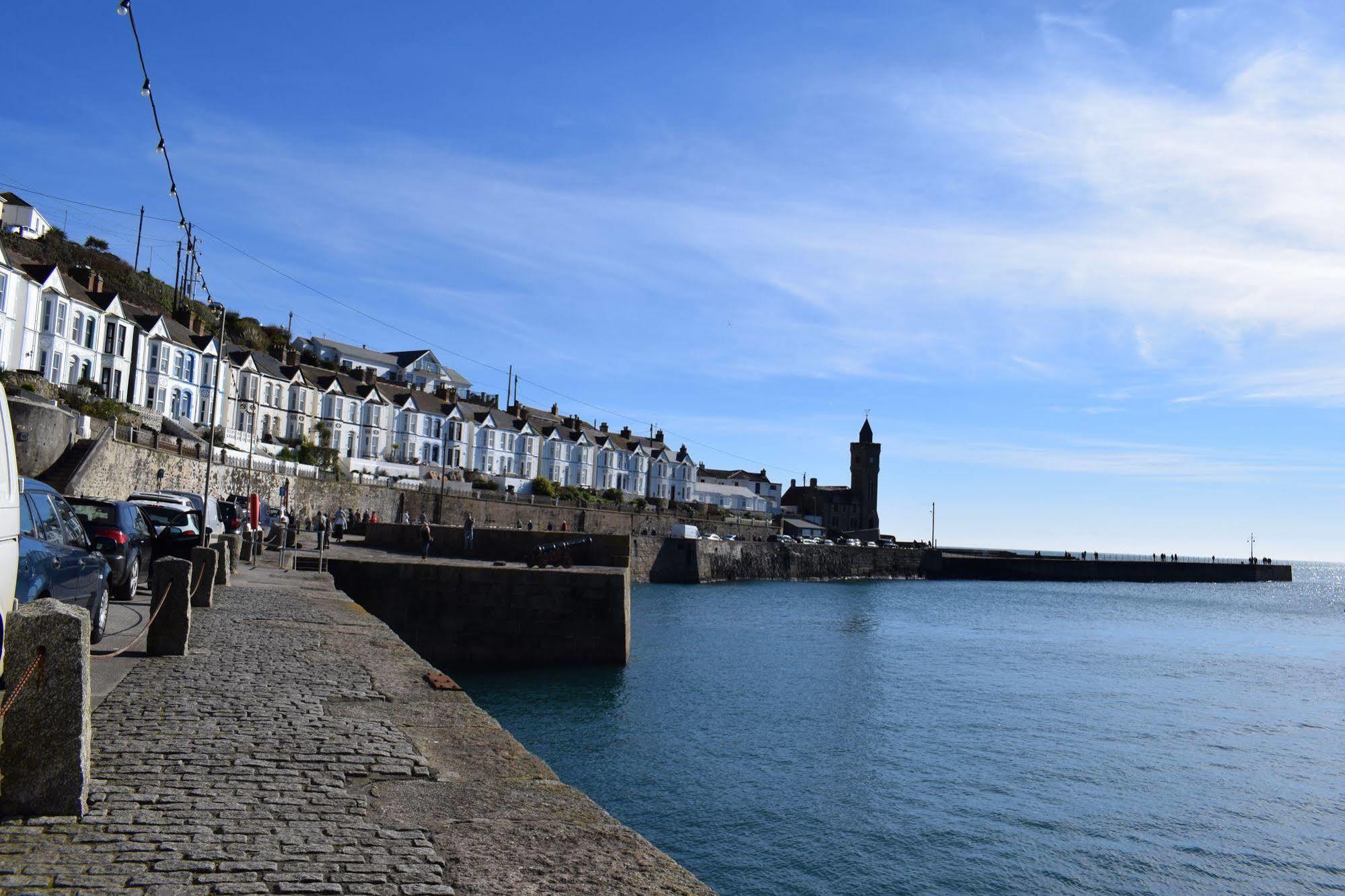Harbour Inn 4*